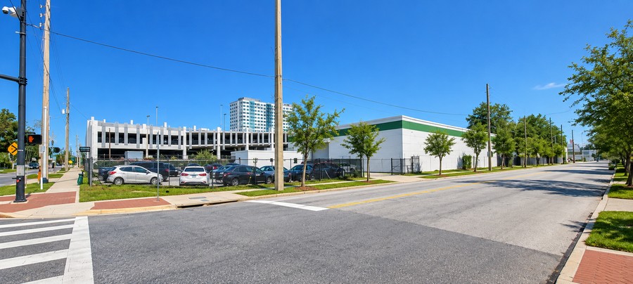 639 West Robinson Street in Orlando, the downtown skyline beyond.